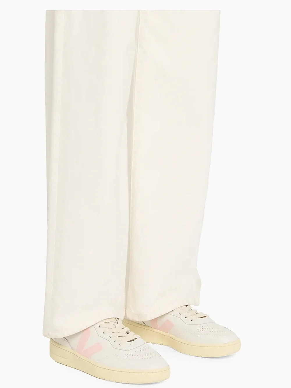 Veja Cream and Pink V-90 Low-Top Sneakers